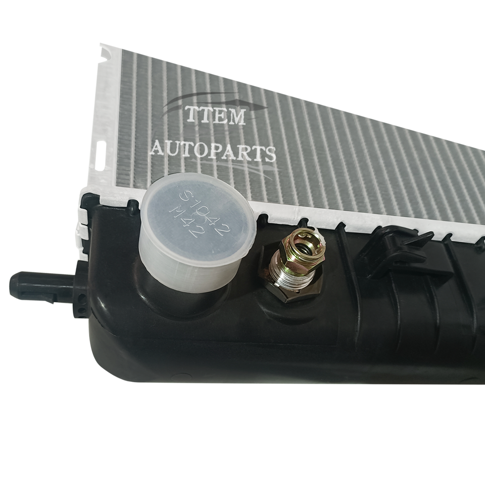 34" Radiator For Chevy Silverado, Suburban, Tahoe 1500/2500 (Fits 4.8L, 5.3L, 6.0L) - W/ Oil Coolers