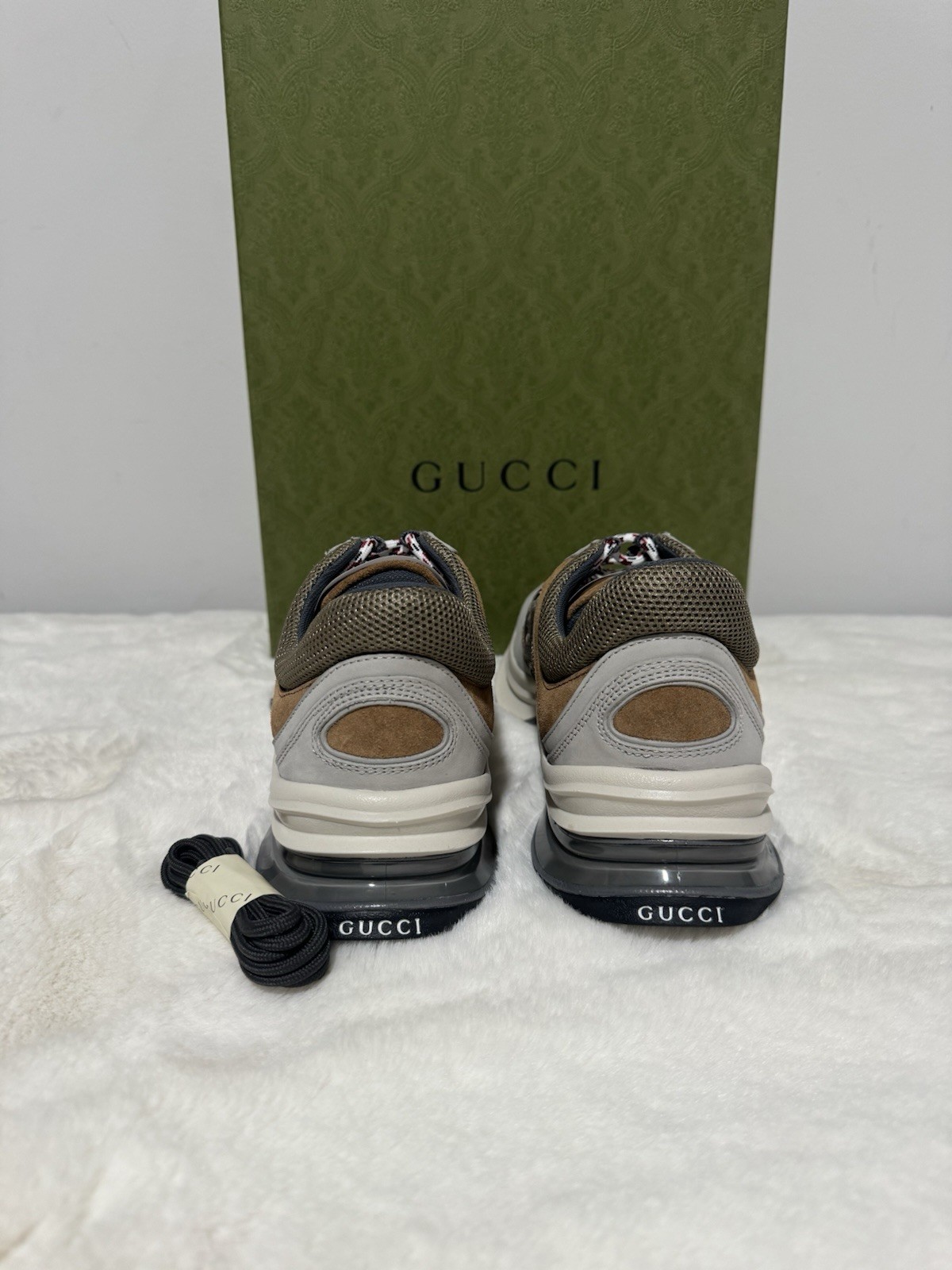 Gucci Men's Gucci Run Sneaker Light Grey Suede Size UK6/US6.5 thumbnail 2