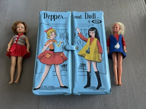 Vintage Ideal Pepper & Dodi Fashion Dolls 9 in Brown Blonde Carrying Case 1960s