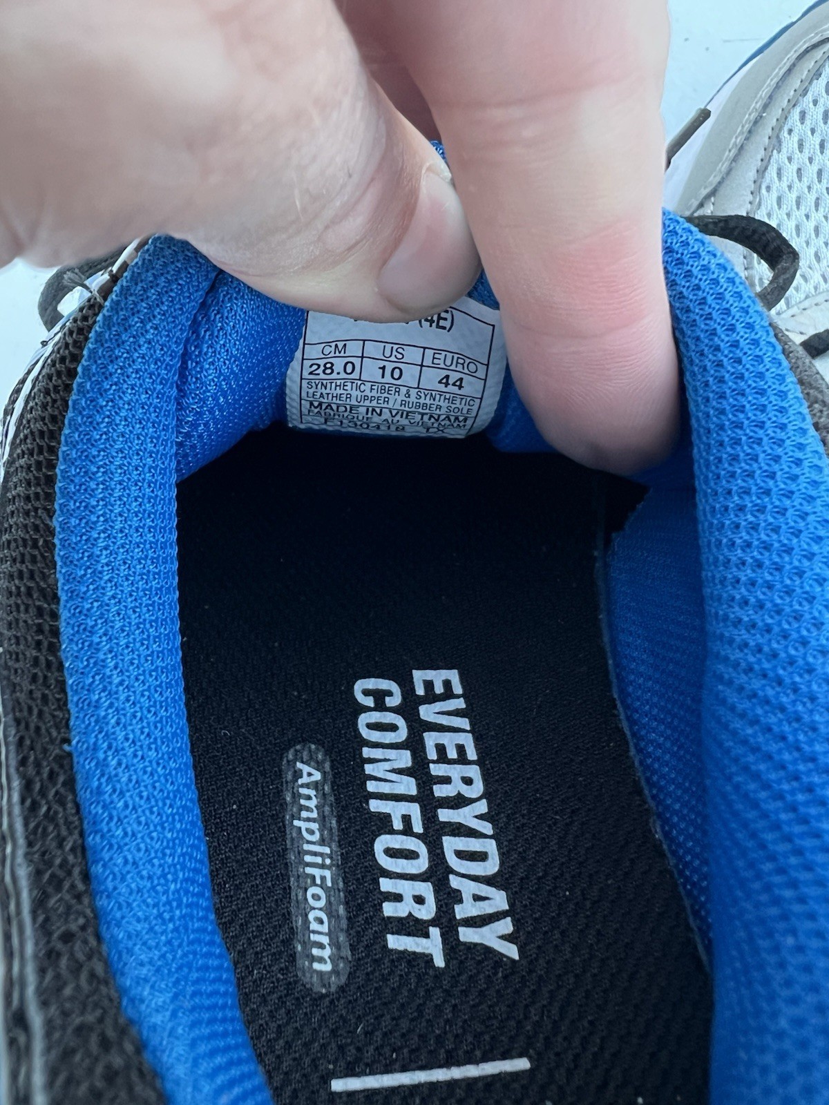 Men’s ASICS White Blue Black Running Shoes Size 10 4E Wide  thumbnail 9