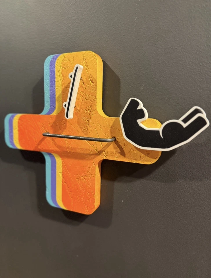 Escultura grabada en madera pintada a mano Pahnl 'Attempt #11', arte urbano moderno 2021 Foto 2 de 4