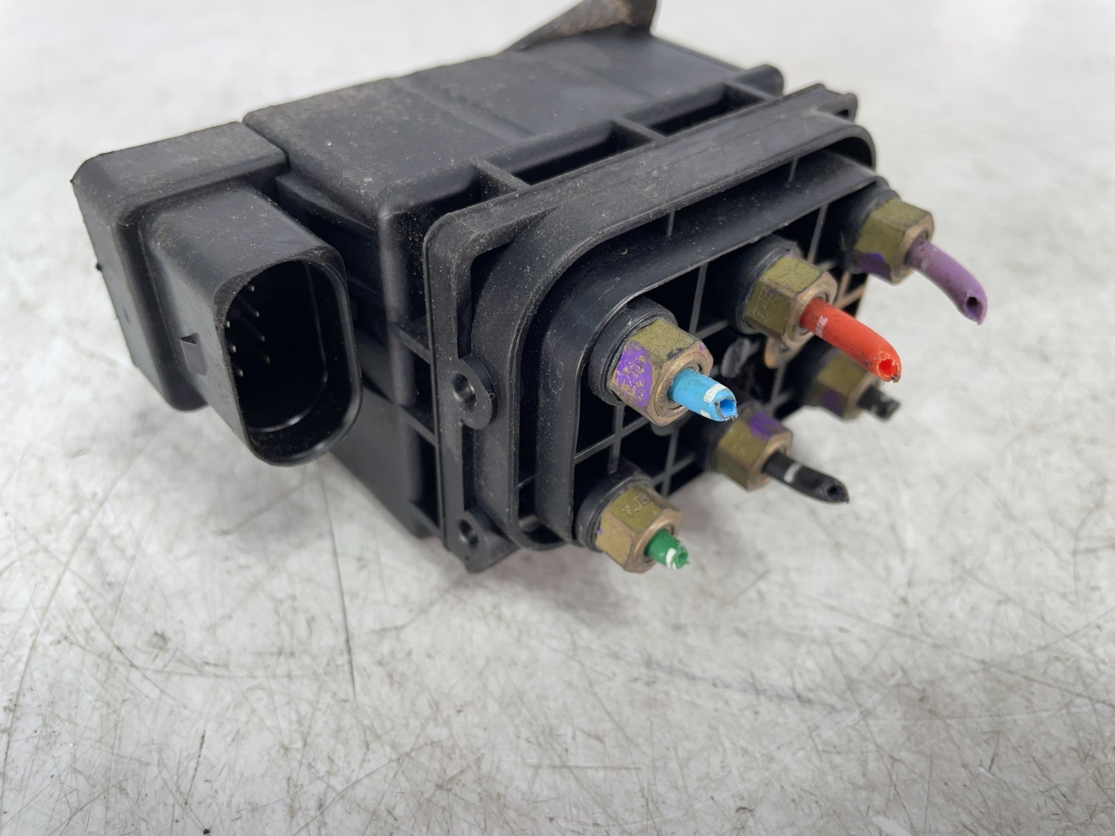 ✅ 2013-2018 OEM Bentley Continental GT GTC Air Suspension Valve Block NOTE*
