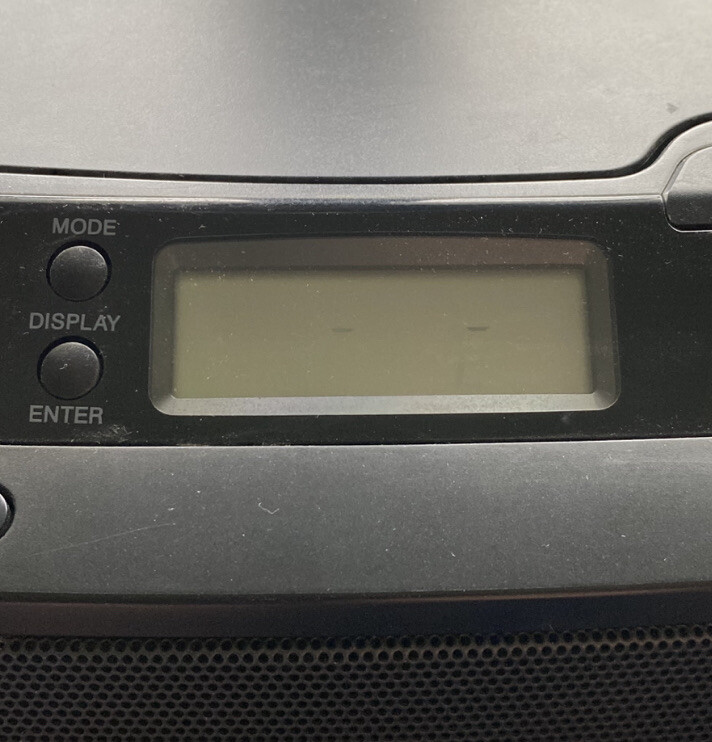 Sony ZS-S2iP CD-Player AM-FM Radio iPod Dock Stereo Boombox CD-R -BROKEN DISPLAY