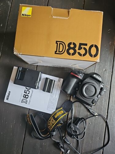 Nikon D850 45.7MP DSLR Digital Camera - Black (Body Only) - Afbeelding 1 van 10