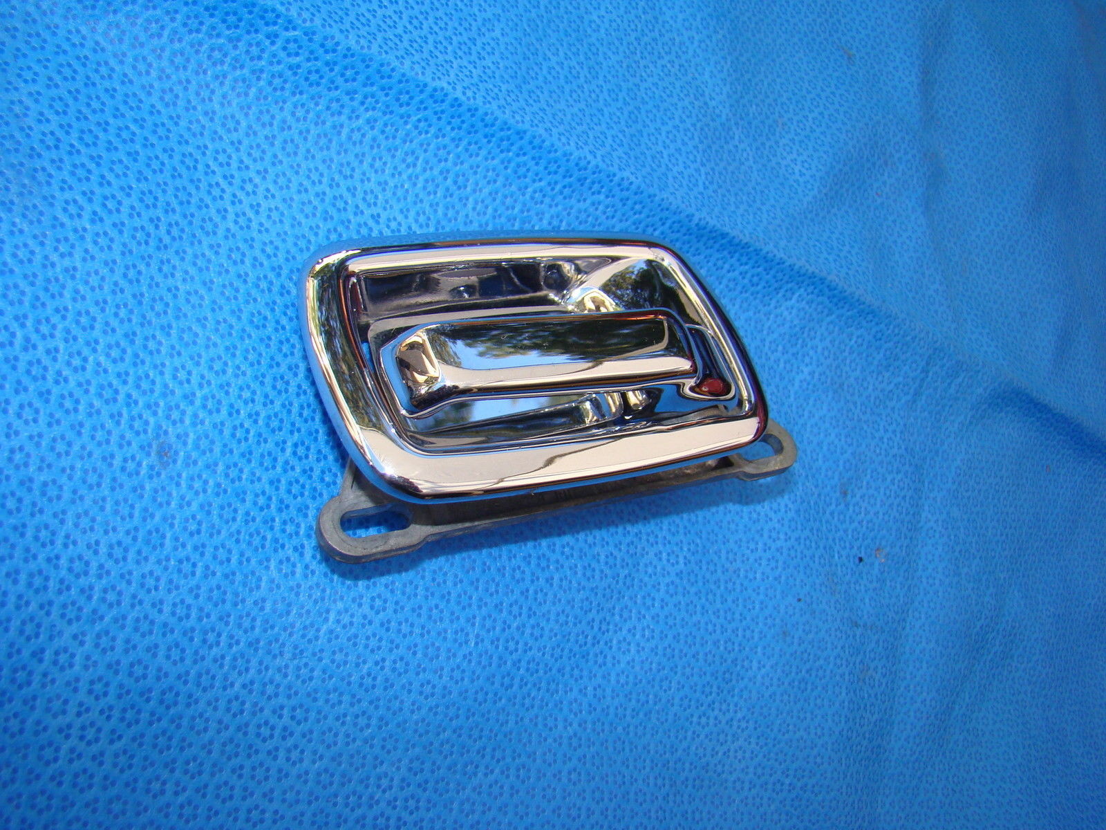 ROLLS ROYCE DOOR HANDLE RIGHT FRONT INSIDE WITH BEZEL SILVER SPUR 90