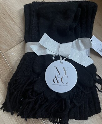 BRAND NEW YORK COMPANY SCARF GLOVES GIFT SET
