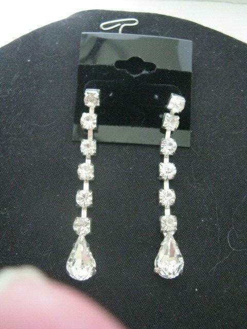 Fashion Sparkly Jewelry Dangle Earrings ~ **Gift Idea
