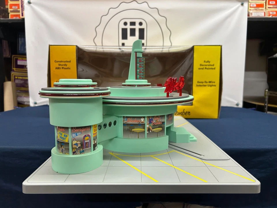 Mth Mel’s Operating Drive-In Diner Building 30-9105 - Image 4 of 4