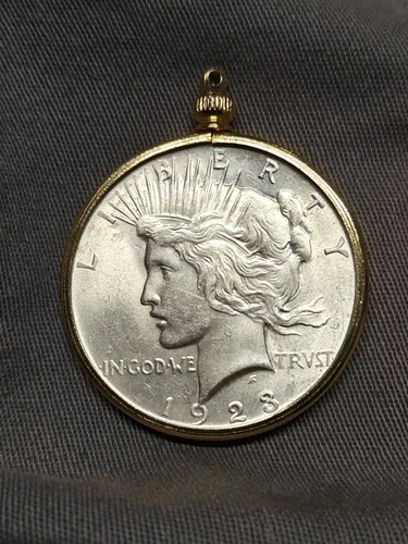 1923 Silver Peace Dollar $1 In Hamilton Plated Coin Holder. Au Key Stunning
