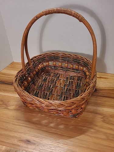 Vintage Beaded Tricolor Basket Made in Philippines Brown Red Green Wicker Wood - Picture 3 of 11