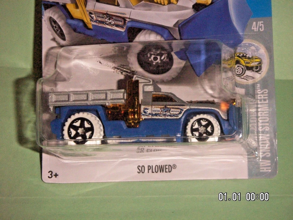 Hot Wheels 2017  Treasure Hunt  So Plowed  HW Snow Stormers  1:64 scale - Image 3 of 4