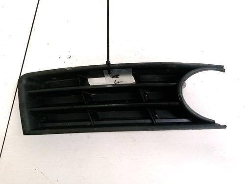 Stoßstangengitter vorne rechts  Volkswagen Passat DE1543422-65