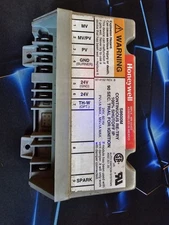 S8600M1005 AS PICTURED Honeywell Furnace Ignition Control Module S8600M