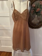 Vintage Vanity Fair Cocoa Brown Full Slip Size 34 Nylon & Lace Lingerie