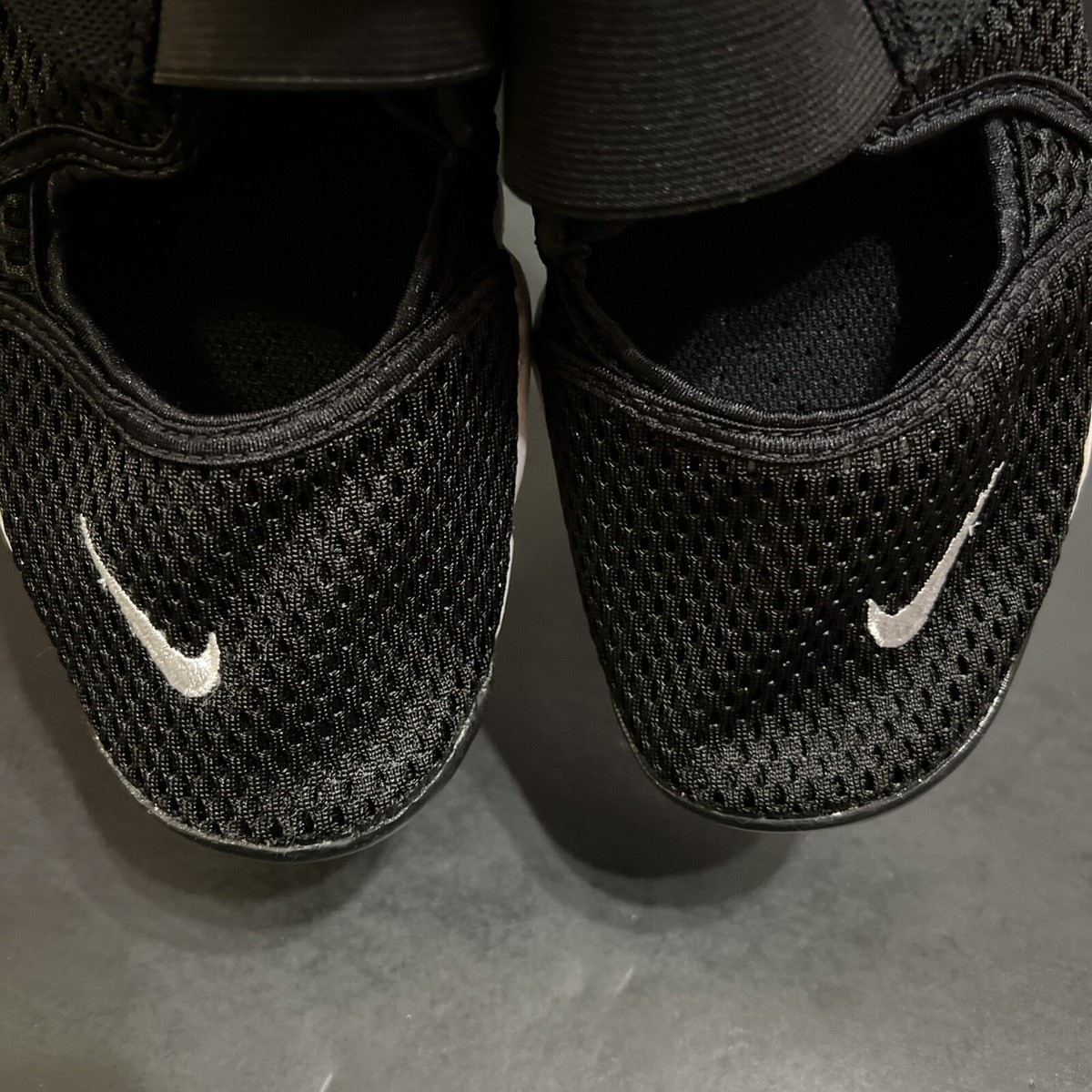 NIKE AIR RIFT (GS/PS BOYS) Sz 5Y BLACK WHITE [322359-014] 'B GRADE