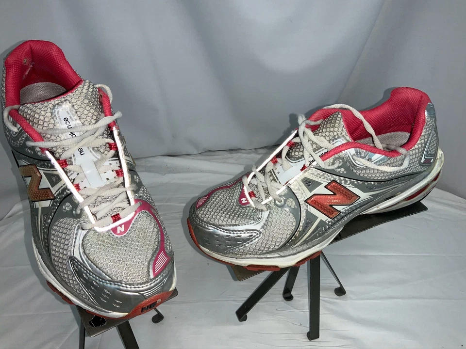 New Balance 1124 Talla 9.5 B Mujer Gris Rosa Zapatos para Correr Como Nuevos YGI D0S-62 Foto 2 de 4