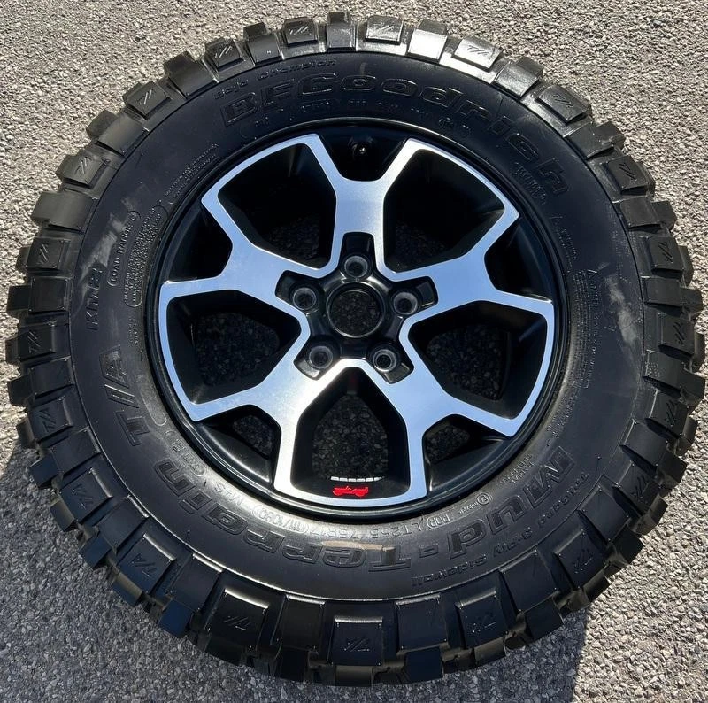 5 ORIGINAL 17" ALU SOMMERRÄDER JEEP WRANGLER JL 255/75R17 111/108R NEUWERTIG - Bild 4 von 4
