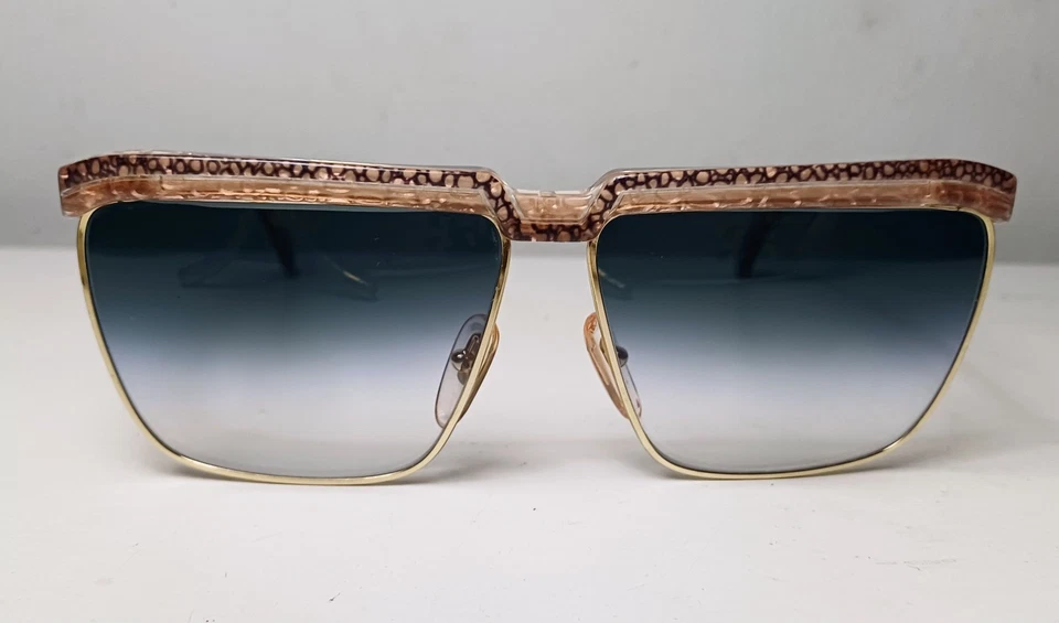 Gafas de sol vintage moda años 80 LAURA BIAGIOTTI hechas en Italia modelo V87 Foto 2 de 4