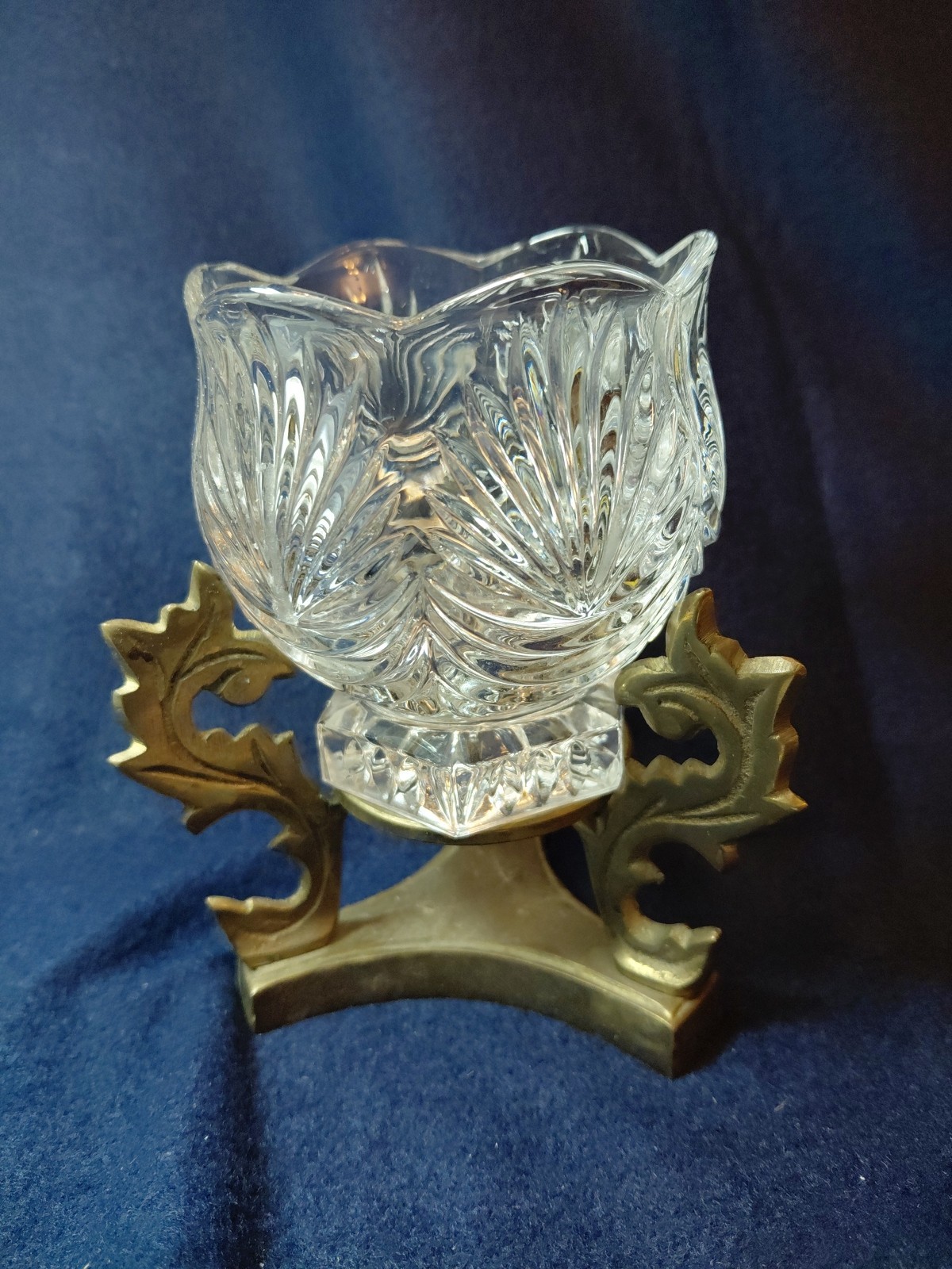 Vase 24% Lead Crystal W Brass Stand 5tx4w