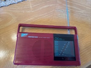 VTG Soundesign Model 2210 RED  Radio Color Tunes 1980s TESTED & WORKS Rare
