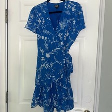 INC. Woman’s Blue Floral Tie Wrap Dress. Petite XL. New With Tags!