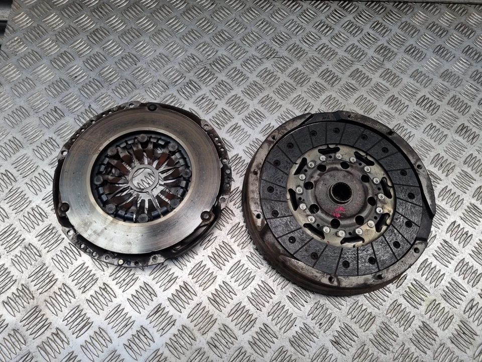 TOYOTA RAV4 XA40 FLYWHEEL DMF & CLUTCH KIT 2.2 DIESEL 31250-42090 2013 - 2018 - Image 4 of 4