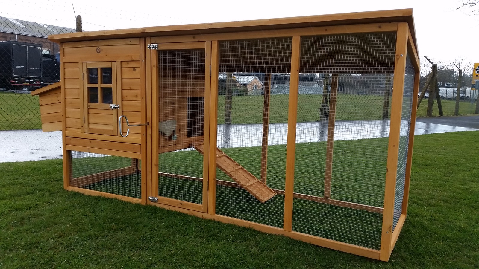 LARGE 8FT COCOON CHICKEN HEN HOUSE COOP POULTRY ARK RUN BRAND NEW eBay