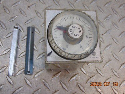 SCHLEICHER TYPE DZ 12-SLW TIME DELAY RELAY 0.2-6 SECONDS