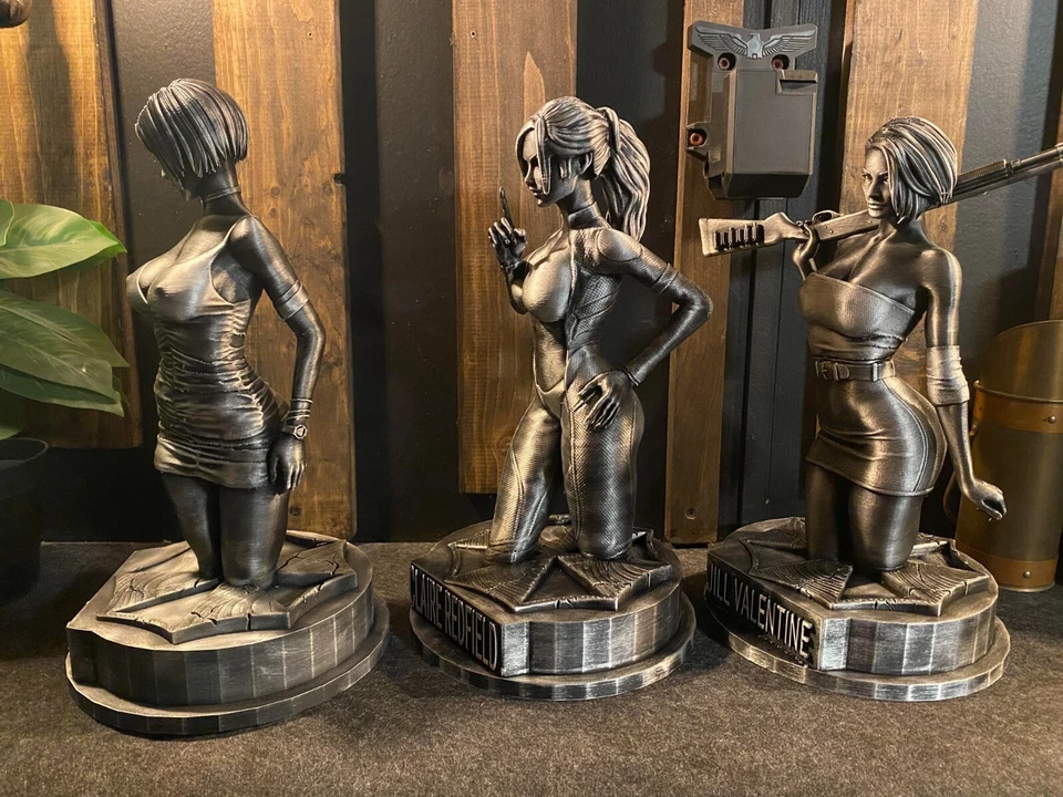 Resident Evil Collection Set 13inches Tall - Image 3 of 4