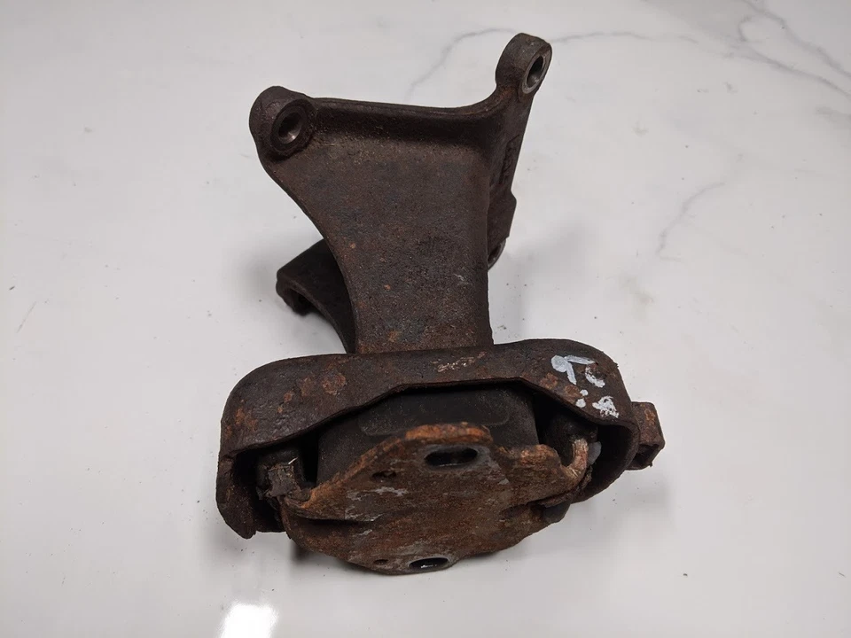 TOYOTA LAND CRUISER COLORADO 3.4 VX ENGINE MOUNT 1996 -2001 #26 - Image 3 of 3