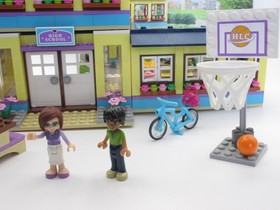 LEGO Friends: Heartlake High 41005 High School Classrooms