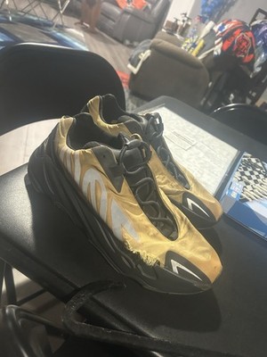 adidas Yeezy 700 Yellow (damaged) best offer 
