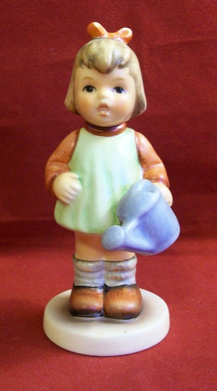 Vintage Hummel Figurine "Nature's Gift" 729  w/Box Exclusive Members Ed. 97/98