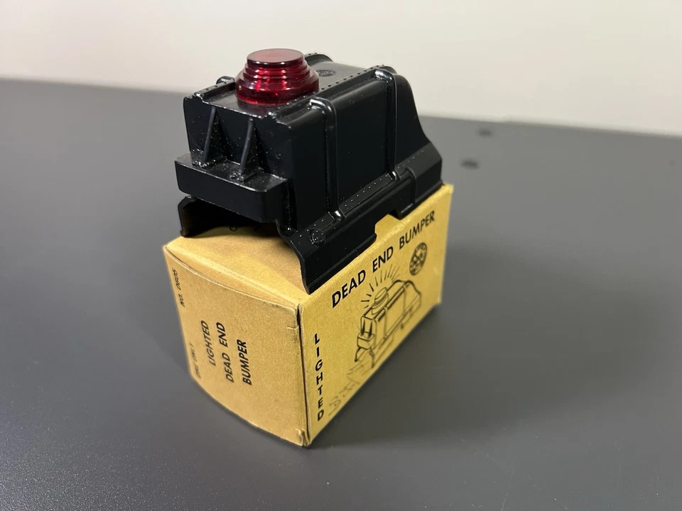 MARX Postwar LIGHTED DEAD END BUMPER No. 0605 With Original Box - Tested; Works - Image 3 of 4