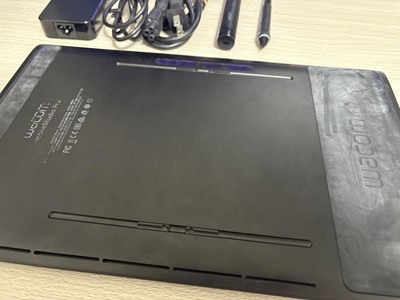 Wacom Mobilestudio Pro 13 Intel Core I5 64gb SSD for sale Wacom Mobilestudio Pro 13 Intel Core I5 64gb SSD for sale