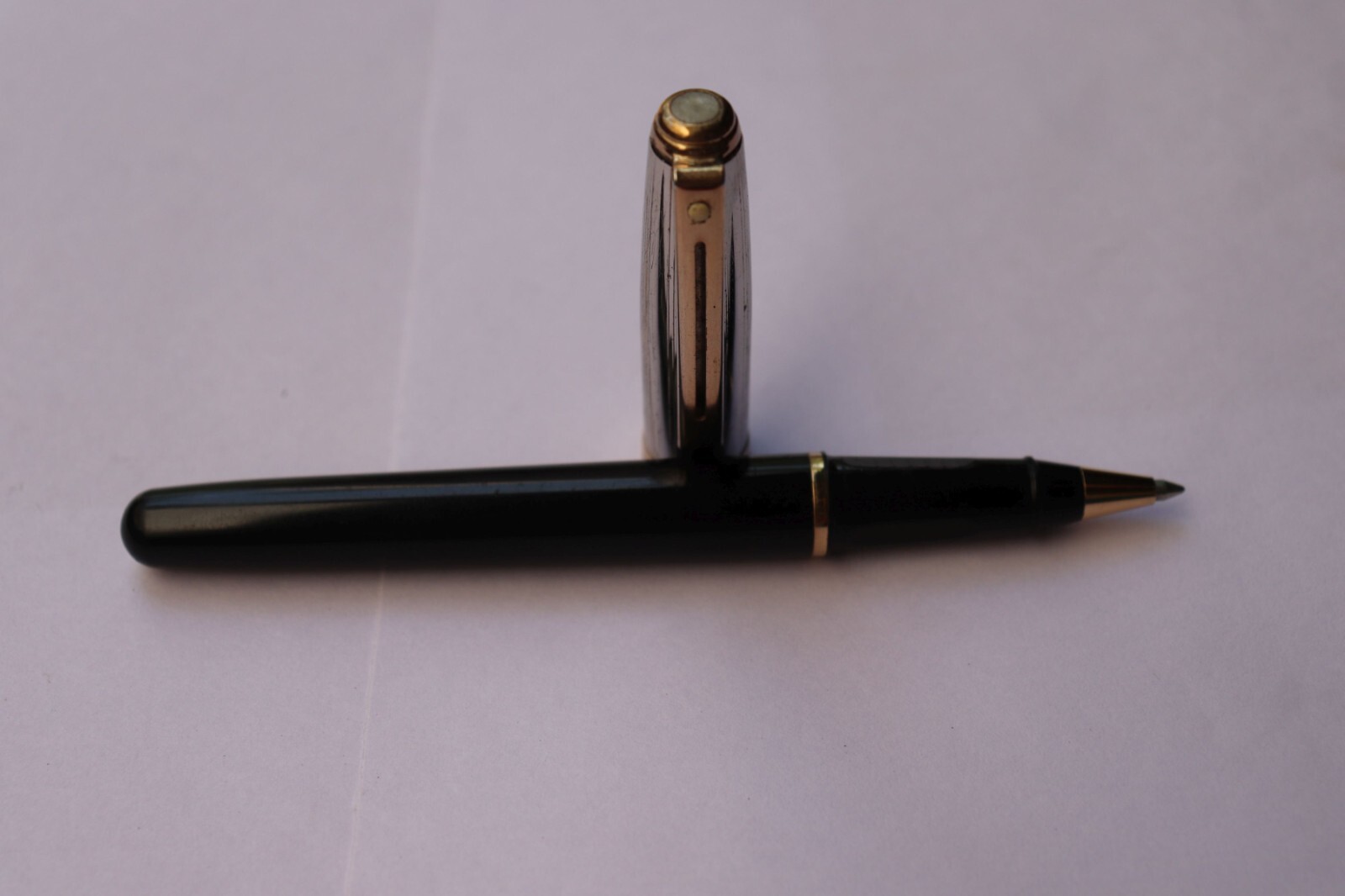 Sheaffer Prelude RollerBall Pen Black lacquer body Golden Trim