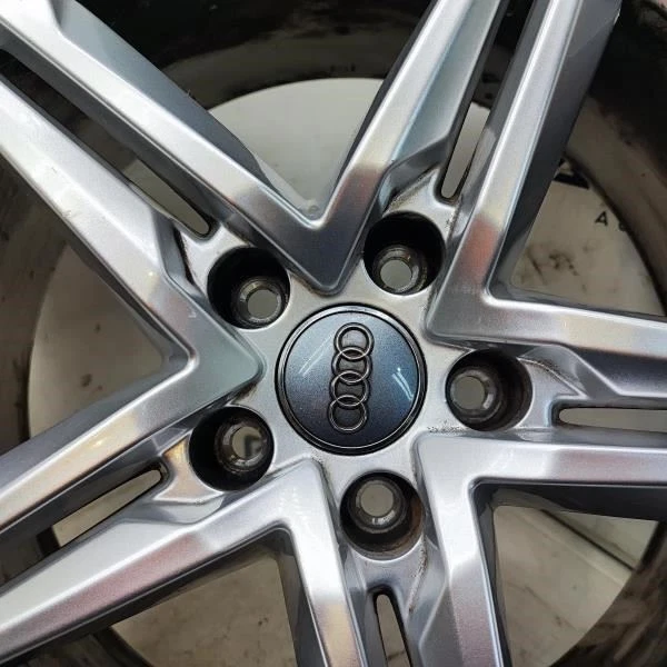 Llanta de aleación Audi S5 2018-2022 R18x8,5 5 radios divididos 8W0-601-025-DE OEM *ReaD* Foto 2 de 4