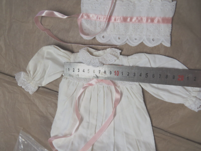 vêtement pour poupée ancienne d'environ 52cm corps 40 cm Ref