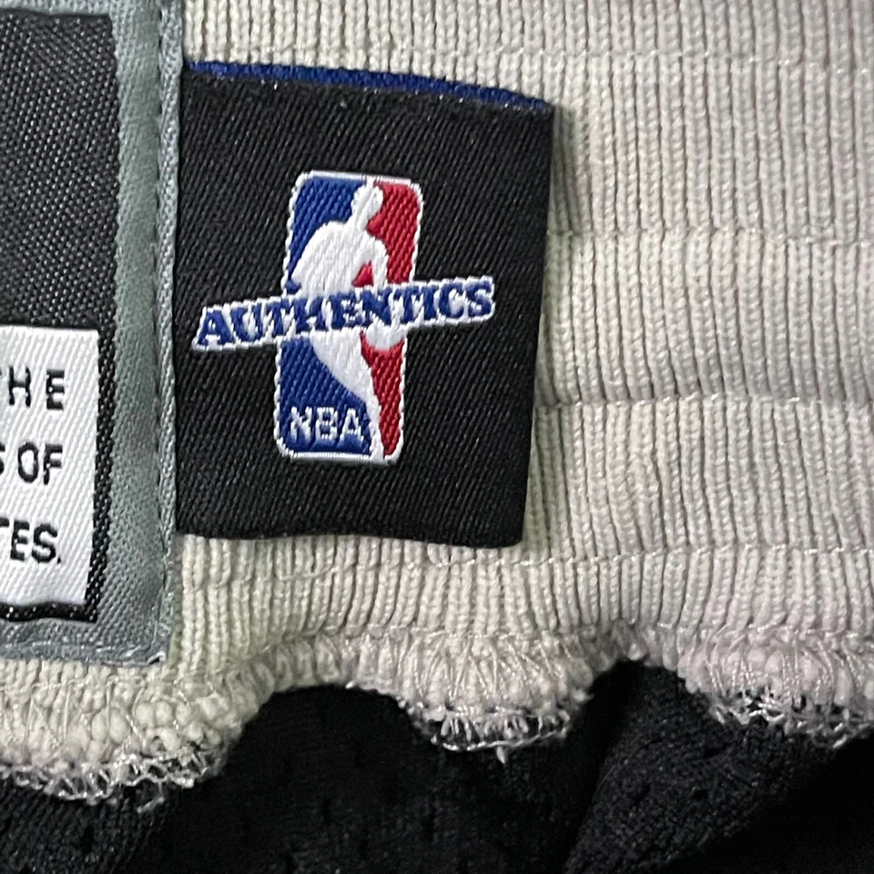 San Antonio Spurs Nike Authentic NBA Game Shorts Mens size 30 - Image 4 of 4