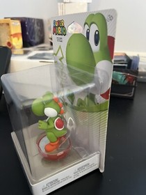 Nintendo Switch Amiibo Super Mario Yoshi NES Figure Game