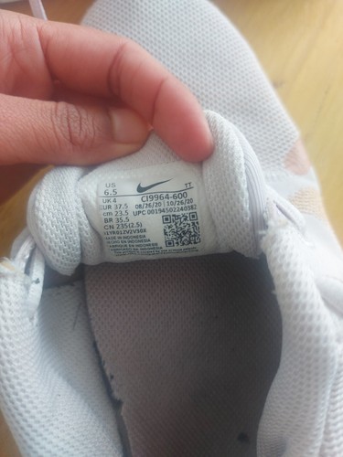 girls nike trainers size 4