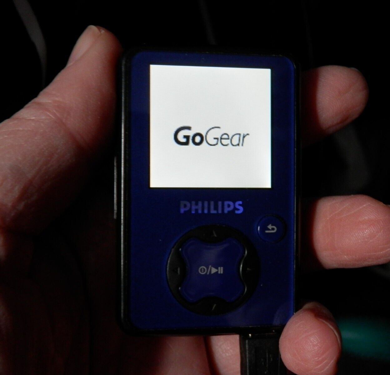 Philips GoGear 2GB MP3 Digital Music Player SA3020/37 Blue Black Bad Battery