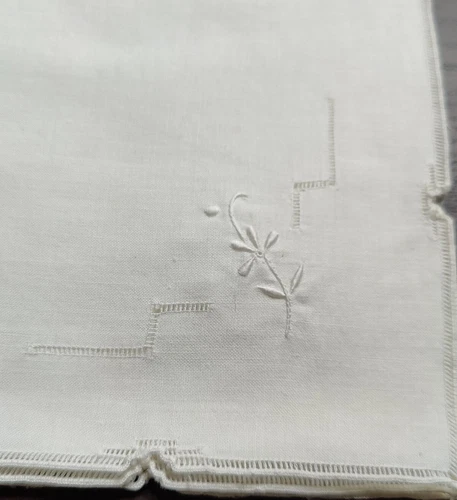 VTG Embroidered Linen Napkins Square 6 Pierced Edge Design  16.75" 