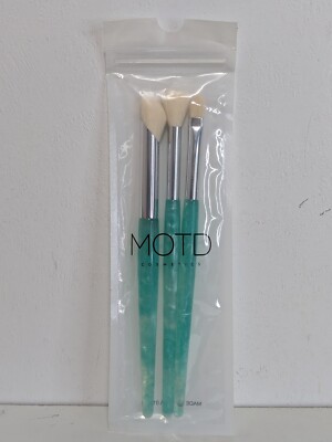 New Set Of 3 MOTD Cosmetic ''Seas The Day'' Make Up Brushes (Marble Green Design)