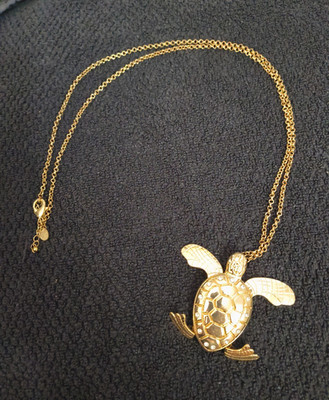 Gold Tone Sea Turtle Charm Pendant Cable Chain Necklace Lobster Closure