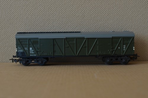 PIKO Spur H0 | gedeckter Güterwagen Großraumgüterwagen grün DR 272 9150-3 | 1:87 | Zustand: Gebraucht