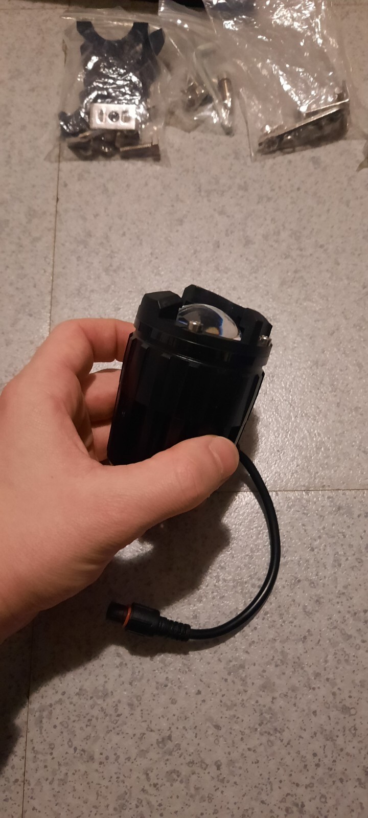 Feux longue portée moto LED anti brouillard pour sécuriser la conduite de nuit