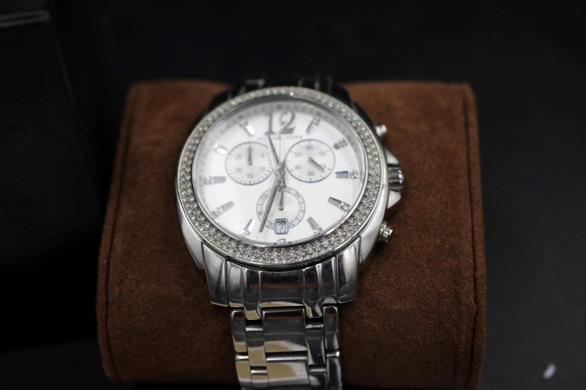 ✨MCM✨エムシーエム✨シルバー×ゴールド✨ブラック文字盤✨ヴィンテージ✨腕時計 BOXED Michael Kors Silver Tone Dial Crystal Accent Round MK-5602