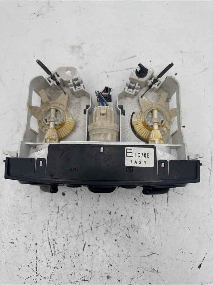 2001 Mazda MPV Wagon Climate Control Panel Climate Control A/C PANEL B374-02 - Изображение 2 из 4