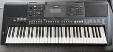 Yamaha PSR-E463, Original Kabel und Notenstä...